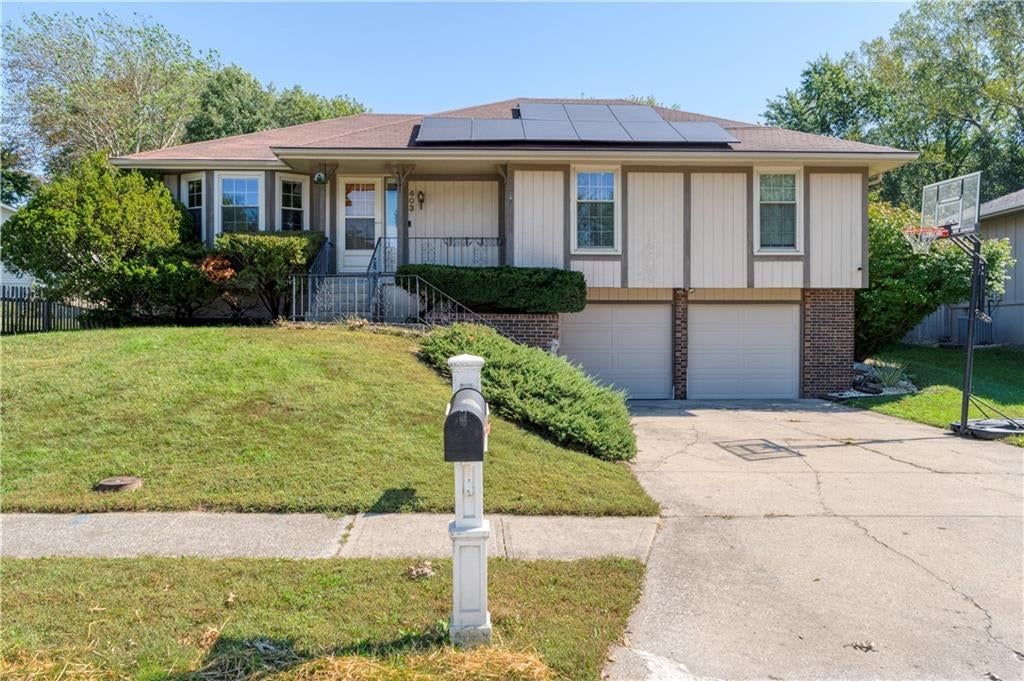 403 SE Colony Drive, Lee's Summit, MO