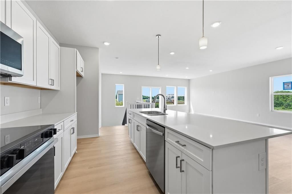 Photo 4 of 25 - 10624 N Jefferson Street, Kansas City, MO 64155