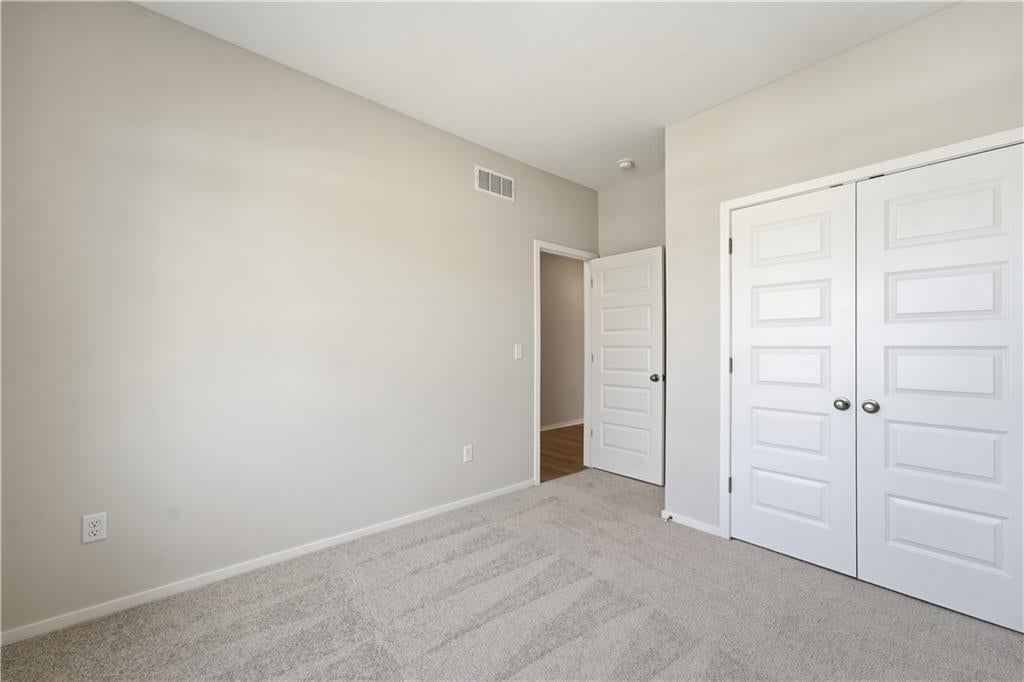 Photo 16 of 25 - 10624 N Jefferson Street, Kansas City, MO 64155