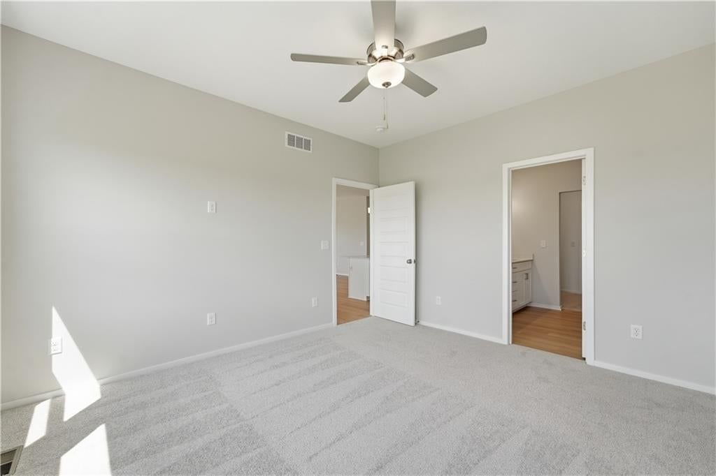 Photo 22 of 25 - 10624 N Jefferson Street, Kansas City, MO 64155