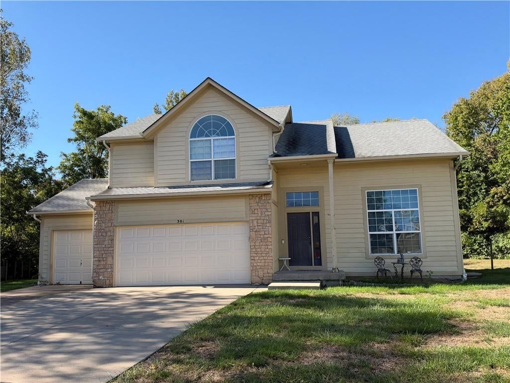 Birchwood Court, Raymore, MO 64083