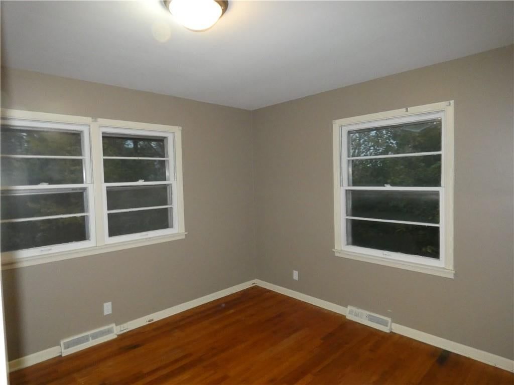 Photo 5 of 12 - 4801 NW 61st Street, Kansas City, MO 64151