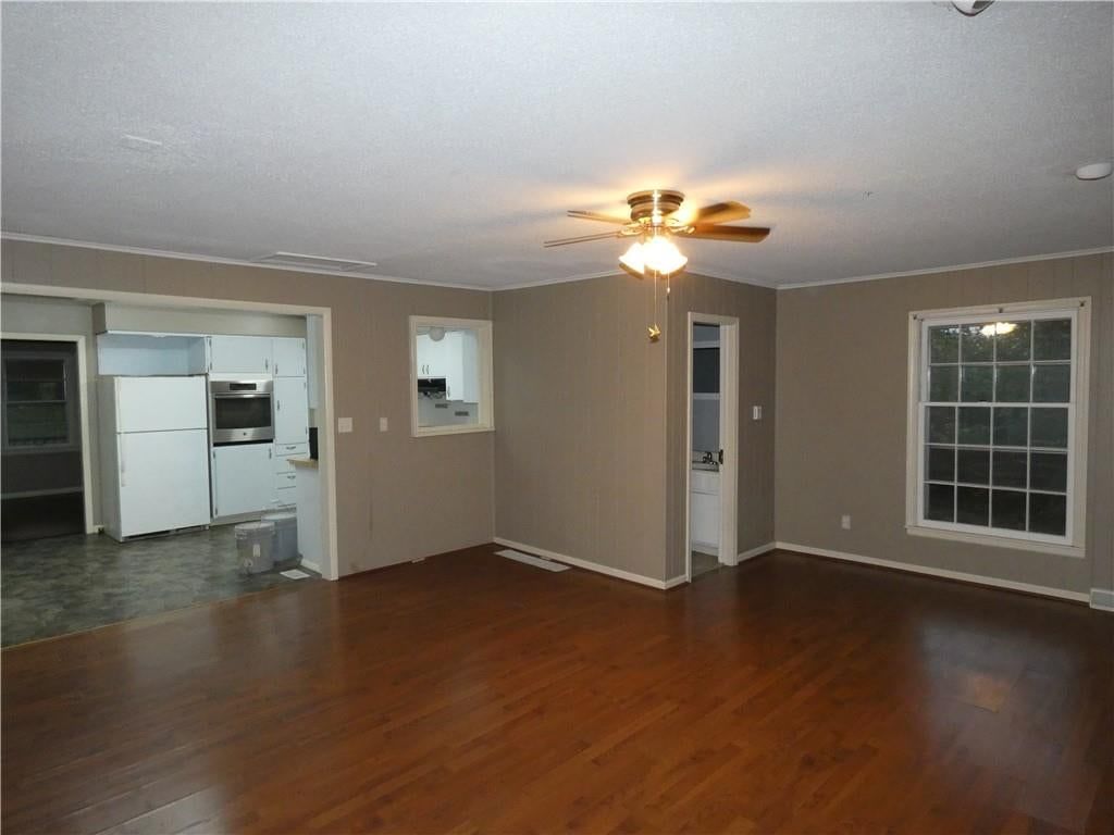 Open floor plan at 4801 NW 61st Street, Kansas City, MO 64151