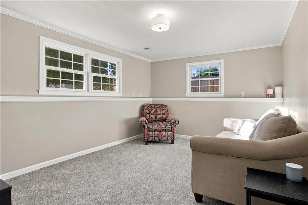 Photo 11 of 30 - 13929 S Summertree Lane, Olathe, KS 66062