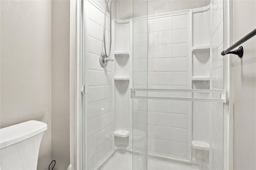 Photo 17 of 30 - 13929 S Summertree Lane, Olathe, KS 66062