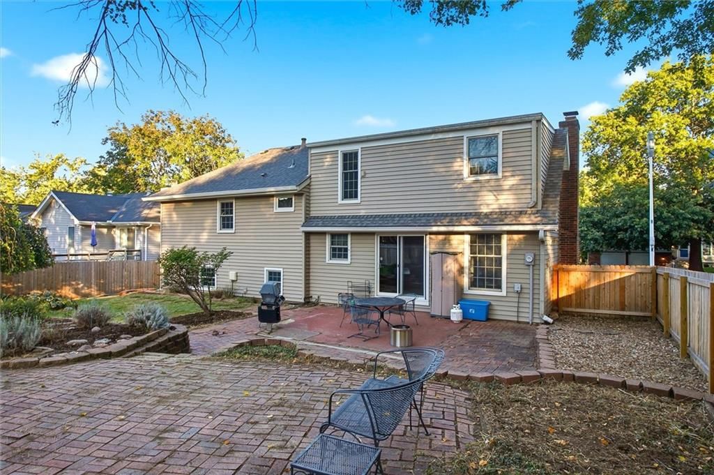 Photo 28 of 30 - 13929 S Summertree Lane, Olathe, KS 66062