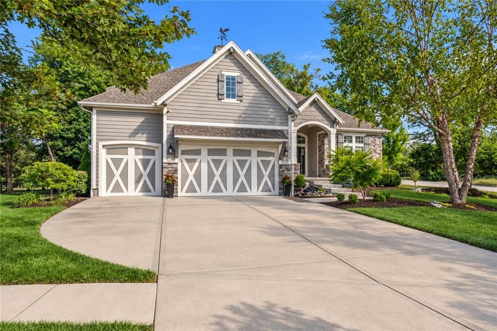 24642 W 121st Street, Olathe, KS: listing photo 2