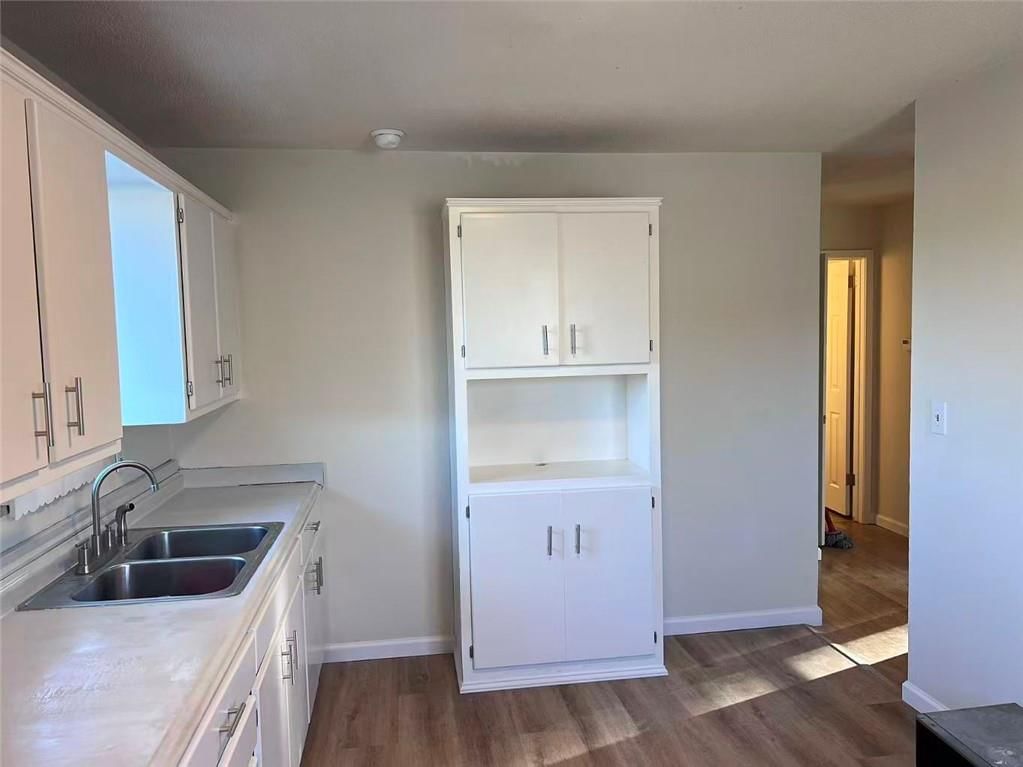 Photo 5 of 11 - 5013/5015 N Bellaire Avenue, Kansas City, MO 64119