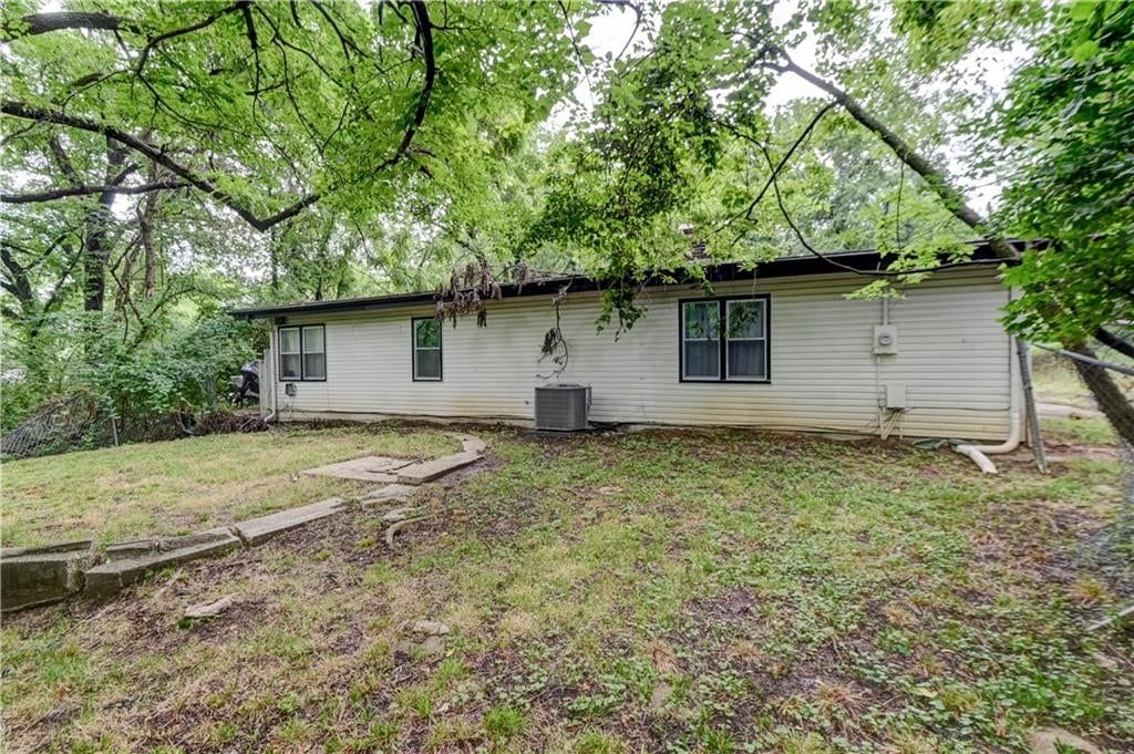 Photo 44 of 46 - 9800 Parkwood Avenue, Kansas City, MO 64137