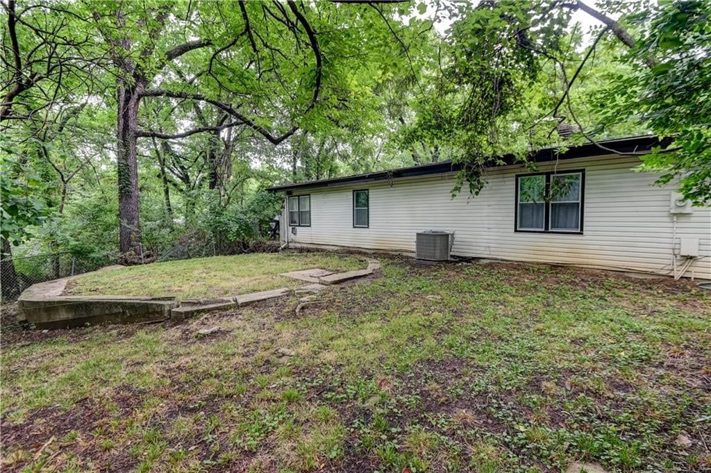 Photo 46 of 46 - 9800 Parkwood Avenue, Kansas City, MO 64137