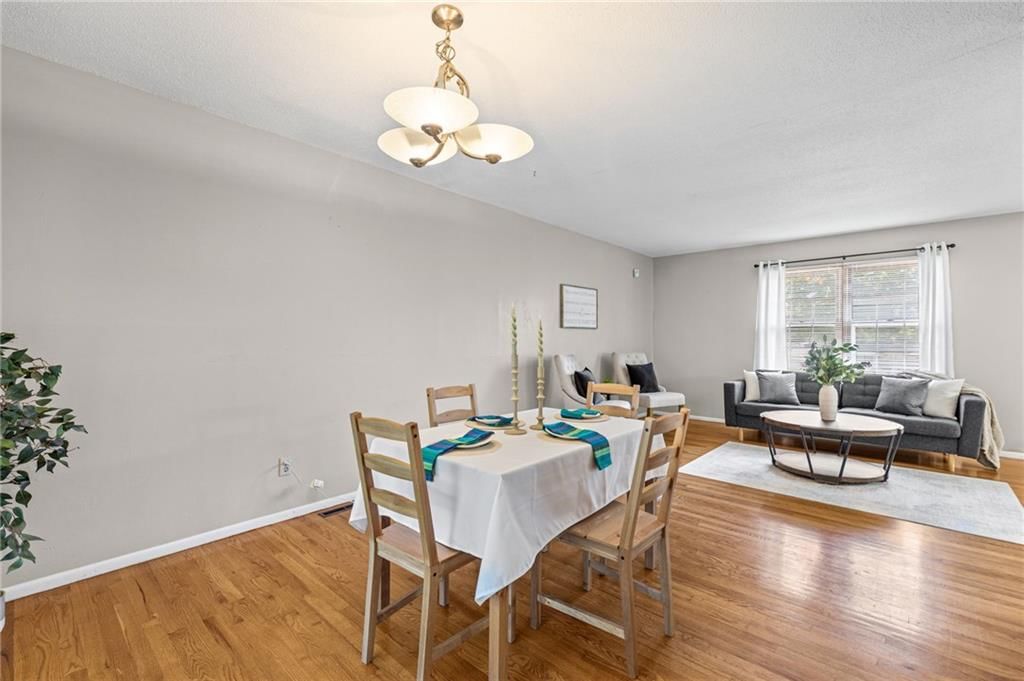Photo 9 of 38 - 11908 Belmont Avenue, Grandview, MO 64030