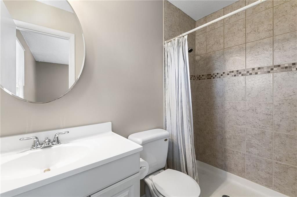 Photo 21 of 38 - 11908 Belmont Avenue, Grandview, MO 64030