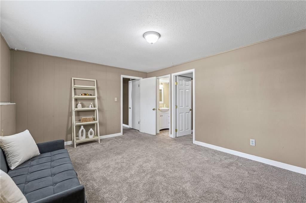 Photo 23 of 38, 11908 Belmont Avenue, Grandview, MO 64030