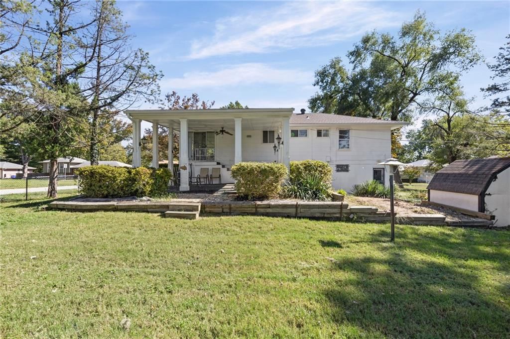 Photo 31 of 38, 11908 Belmont Avenue, Grandview, MO 64030
