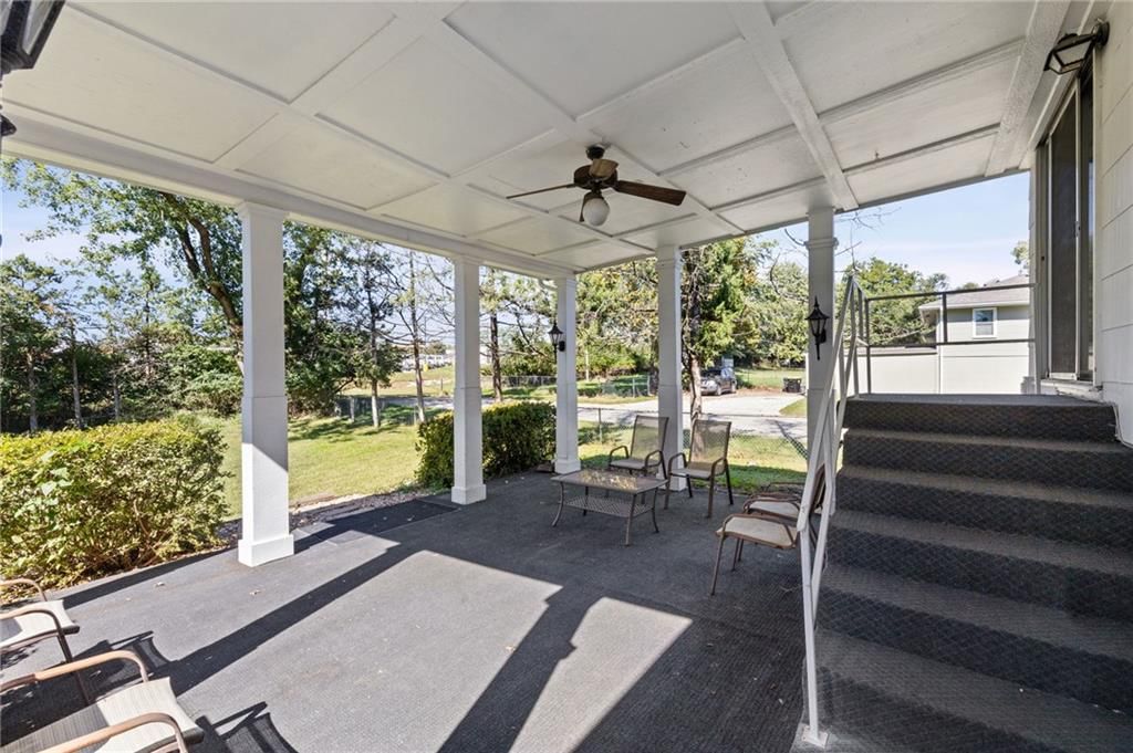 Photo 35 of 38 - 11908 Belmont Avenue, Grandview, MO 64030