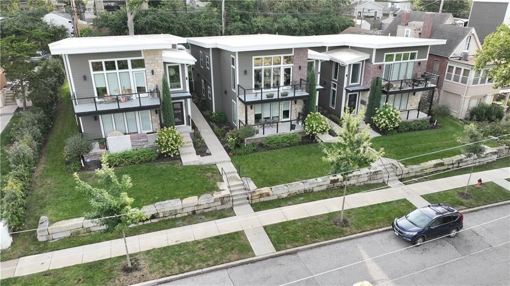 3915 Kenwood Avenue, Kansas City, MO: listing photo 3