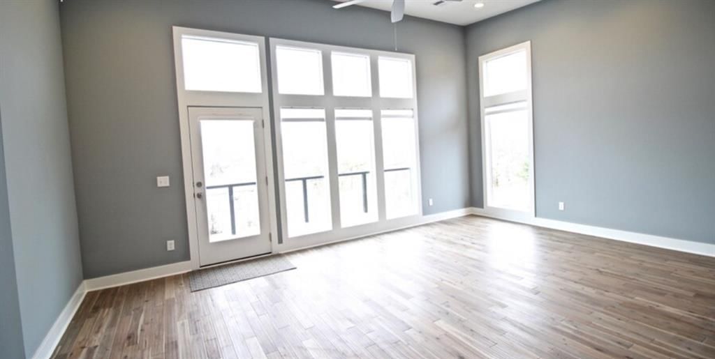 Photo 10 of 20 - 3915 Kenwood Avenue, Kansas City, MO 64110