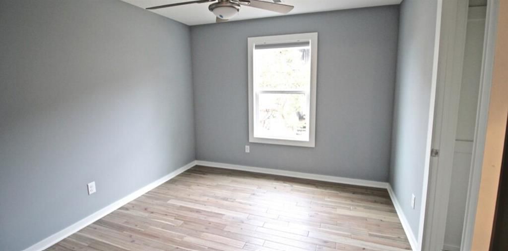 Photo 15 of 20 - 3915 Kenwood Avenue, Kansas City, MO 64110