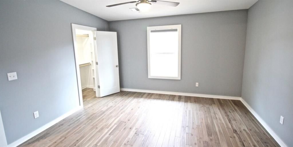 Photo 17 of 20 - 3915 Kenwood Avenue, Kansas City, MO 64110
