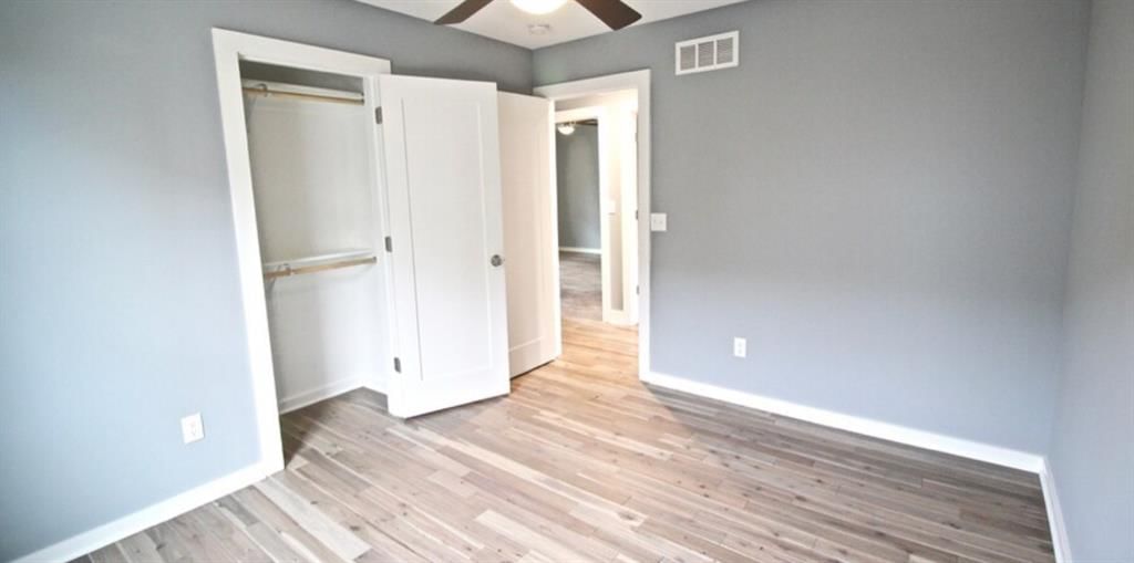 Photo 18 of 20 - 3915 Kenwood Avenue, Kansas City, MO 64110