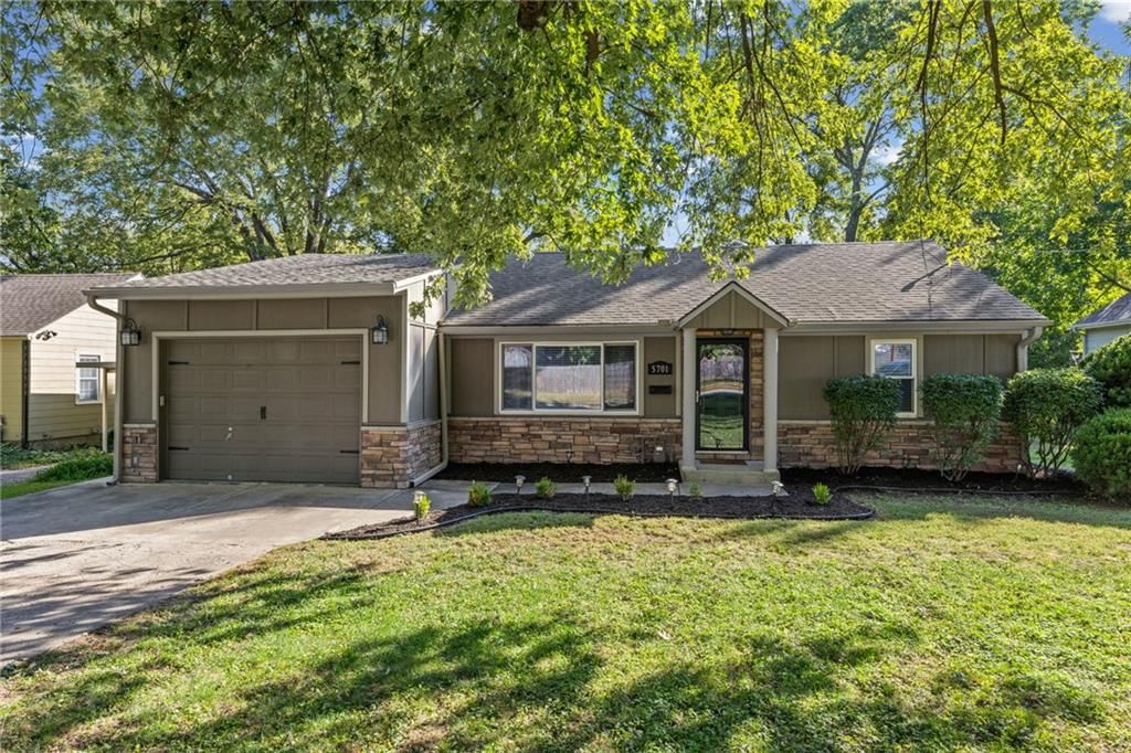 5701 W 53rd Street, Mission, KS: listing photo 2