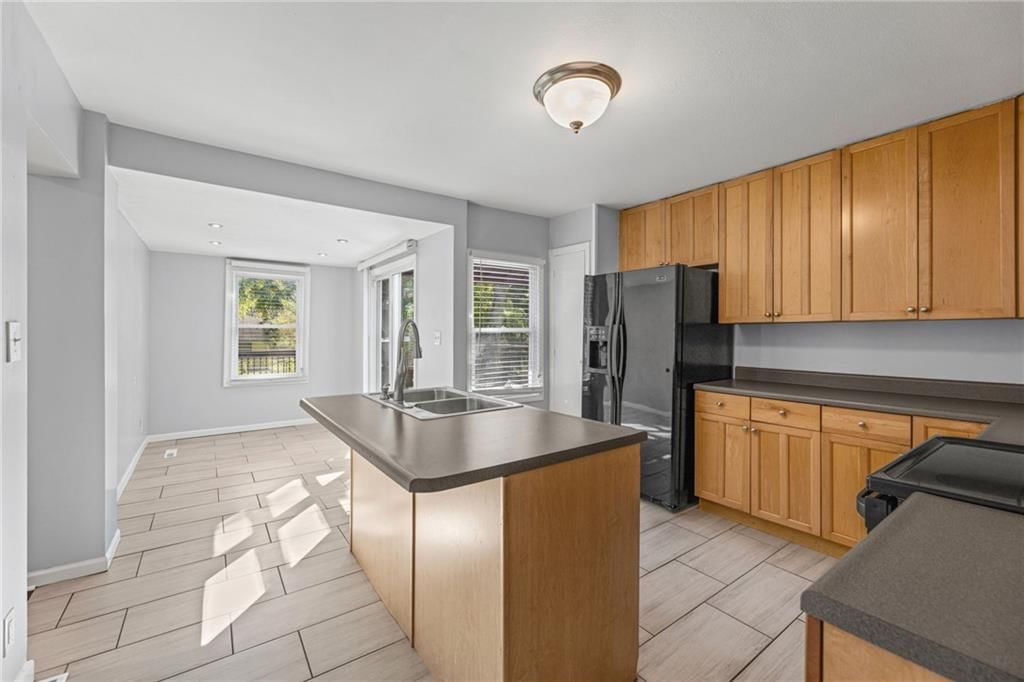 Photo 8 of 40 - 5701 W 53rd Street, Mission, KS 66202