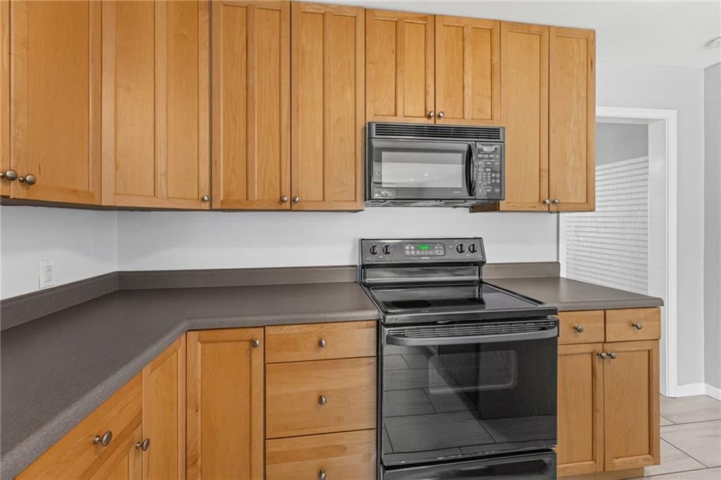 Photo 12 of 40 - 5701 W 53rd Street, Mission, KS 66202
