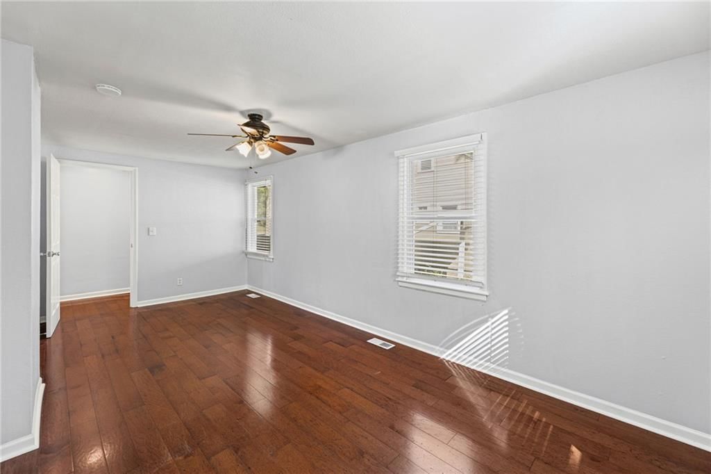 Photo 19 of 40 - 5701 W 53rd Street, Mission, KS 66202