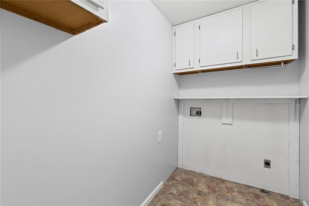 Photo 24 of 40 - 5701 W 53rd Street, Mission, KS 66202