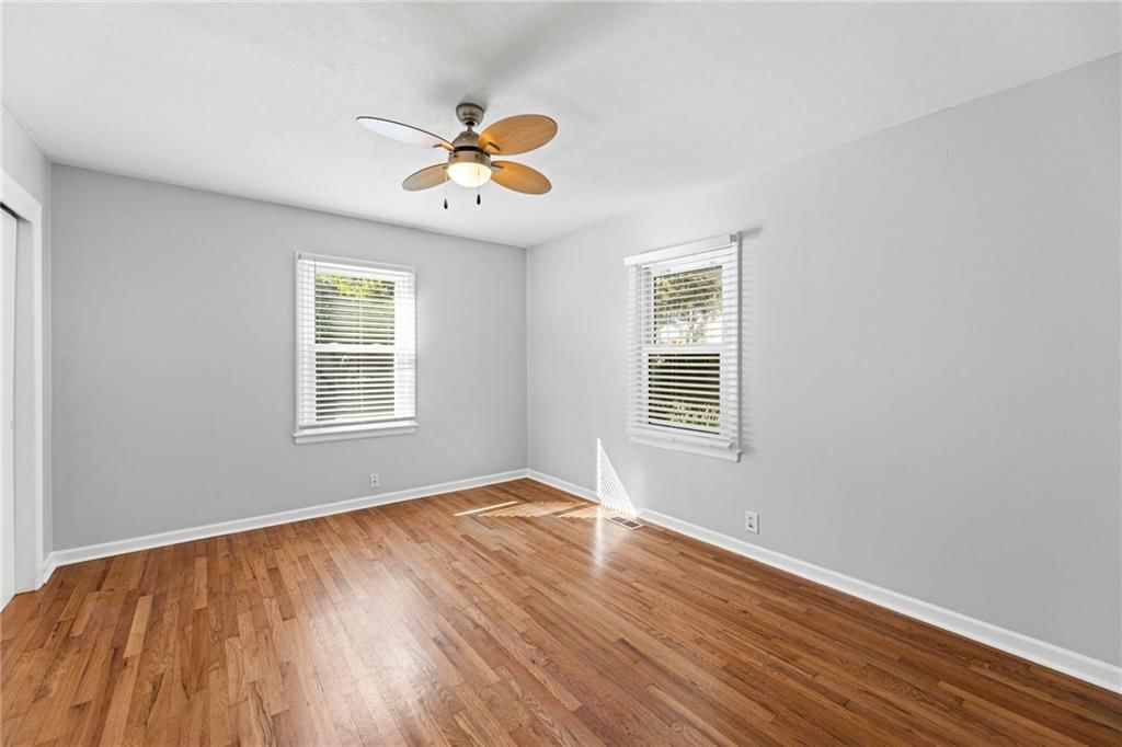 Photo 26 of 40 - 5701 W 53rd Street, Mission, KS 66202