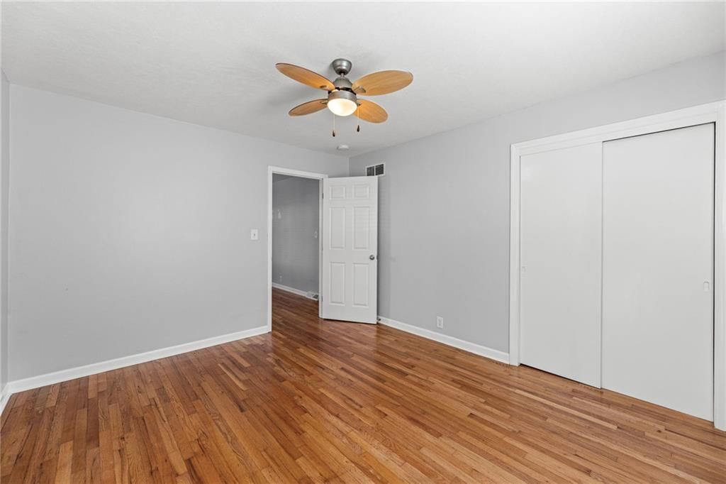 Photo 27 of 40 - 5701 W 53rd Street, Mission, KS 66202