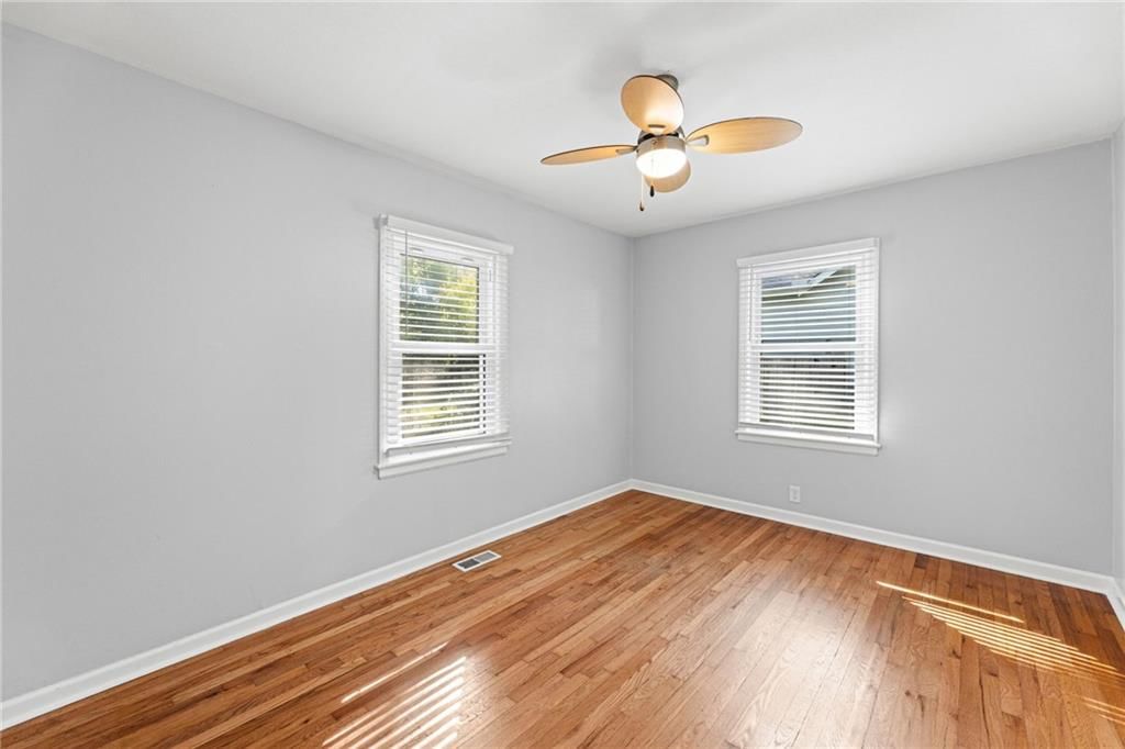 Photo 29 of 40 - 5701 W 53rd Street, Mission, KS 66202
