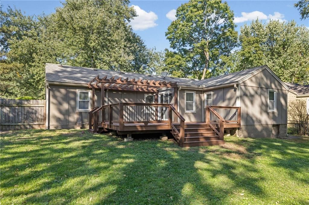 Photo 39 of 40 - 5701 W 53rd Street, Mission, KS 66202