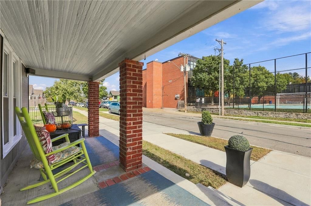 Photo 4 of 36 - 2638 Jarboe Street, Kansas City, MO 64108