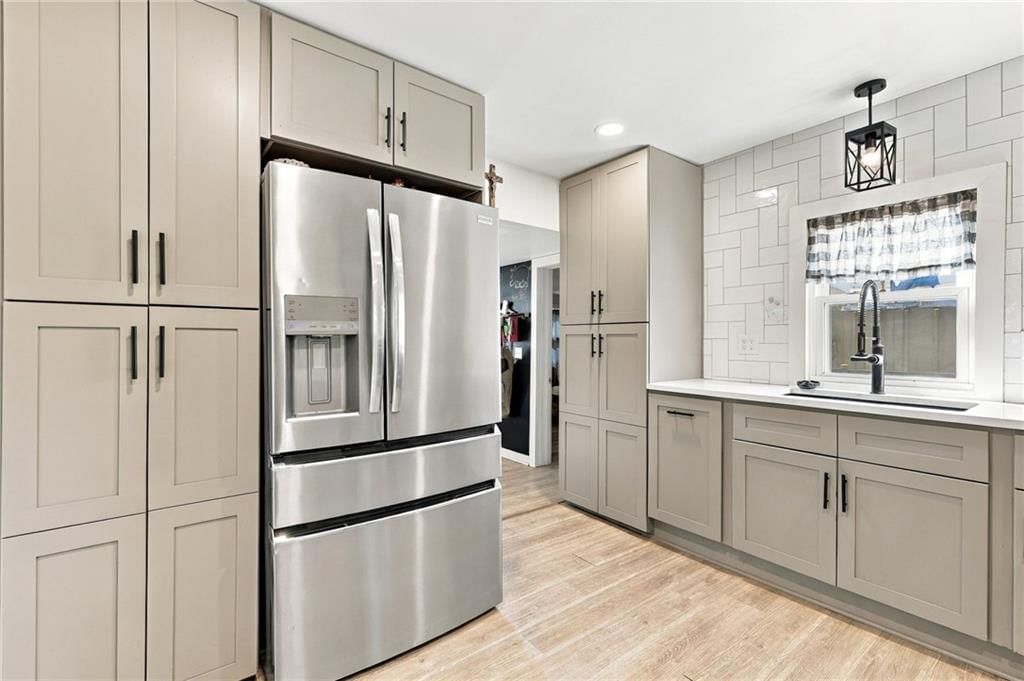 Photo 17 of 36 - 2638 Jarboe Street, Kansas City, MO 64108