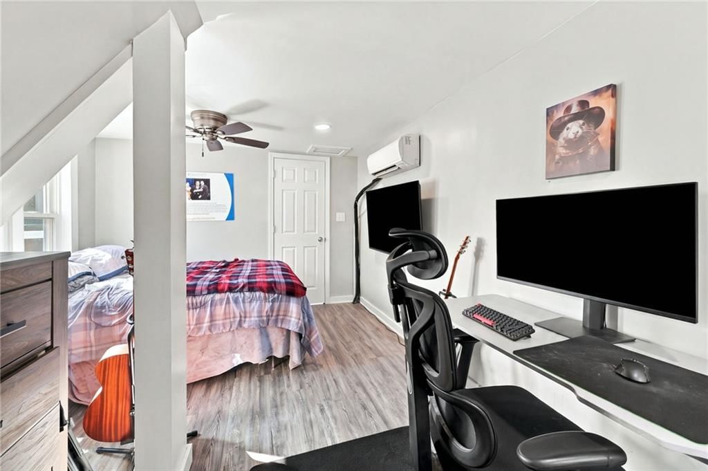 Photo 25 of 36 - 2638 Jarboe Street, Kansas City, MO 64108