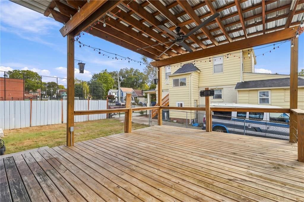 Photo 30 of 36 - 2638 Jarboe Street, Kansas City, MO 64108