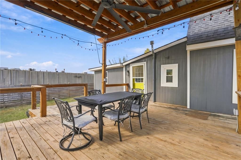 Photo 32 of 36 - 2638 Jarboe Street, Kansas City, MO 64108