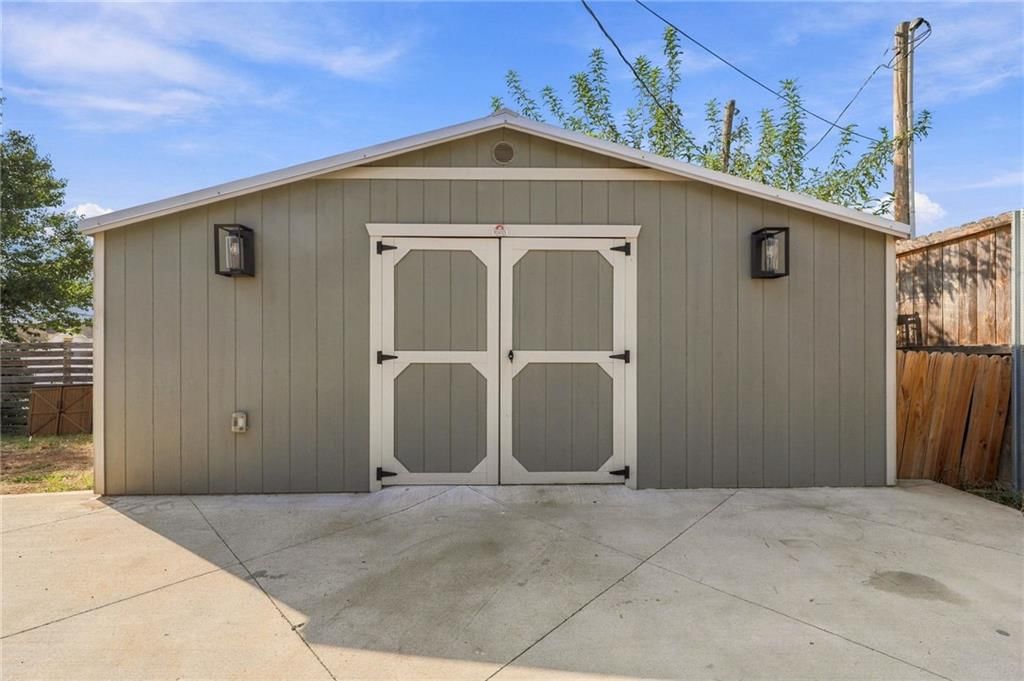 Photo 36 of 36 - 2638 Jarboe Street, Kansas City, MO 64108