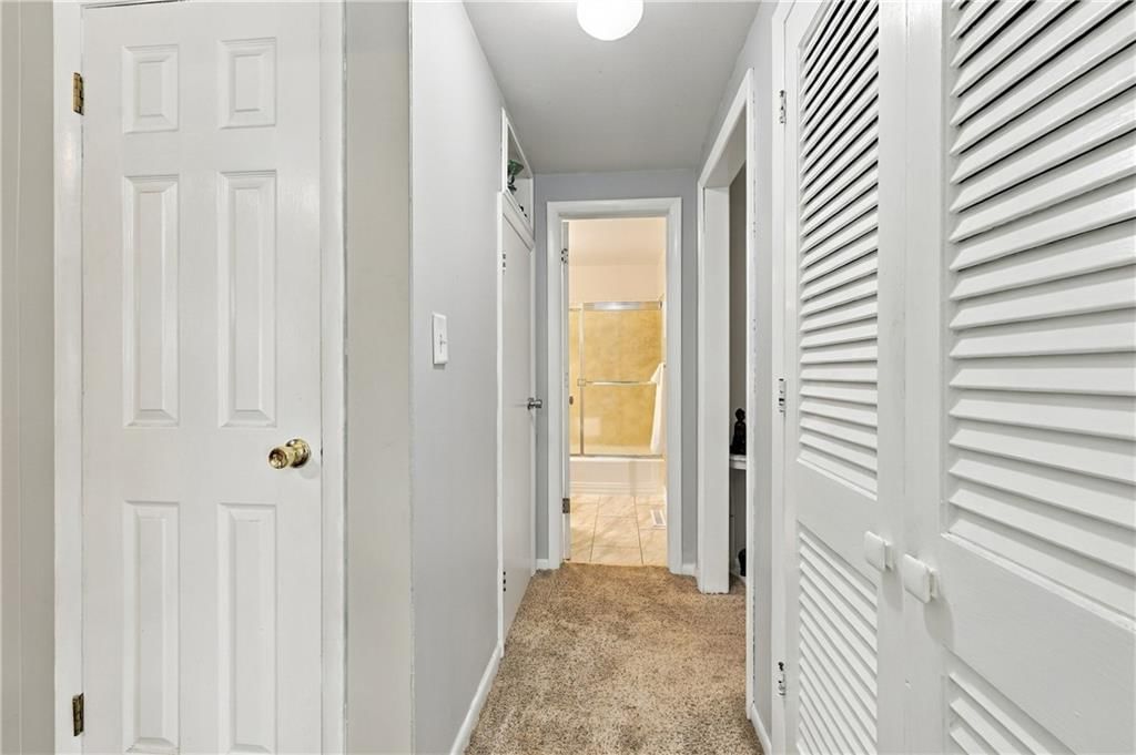 Photo 11 of 30 - 1009 E 134th Street, Grandview, MO 64030