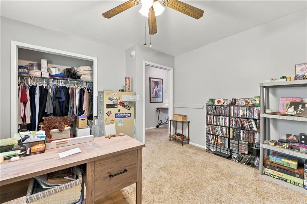 Photo 16 of 30 - 1009 E 134th Street, Grandview, MO 64030