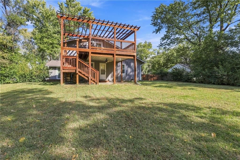 Photo 30 of 30 - 1009 E 134th Street, Grandview, MO 64030