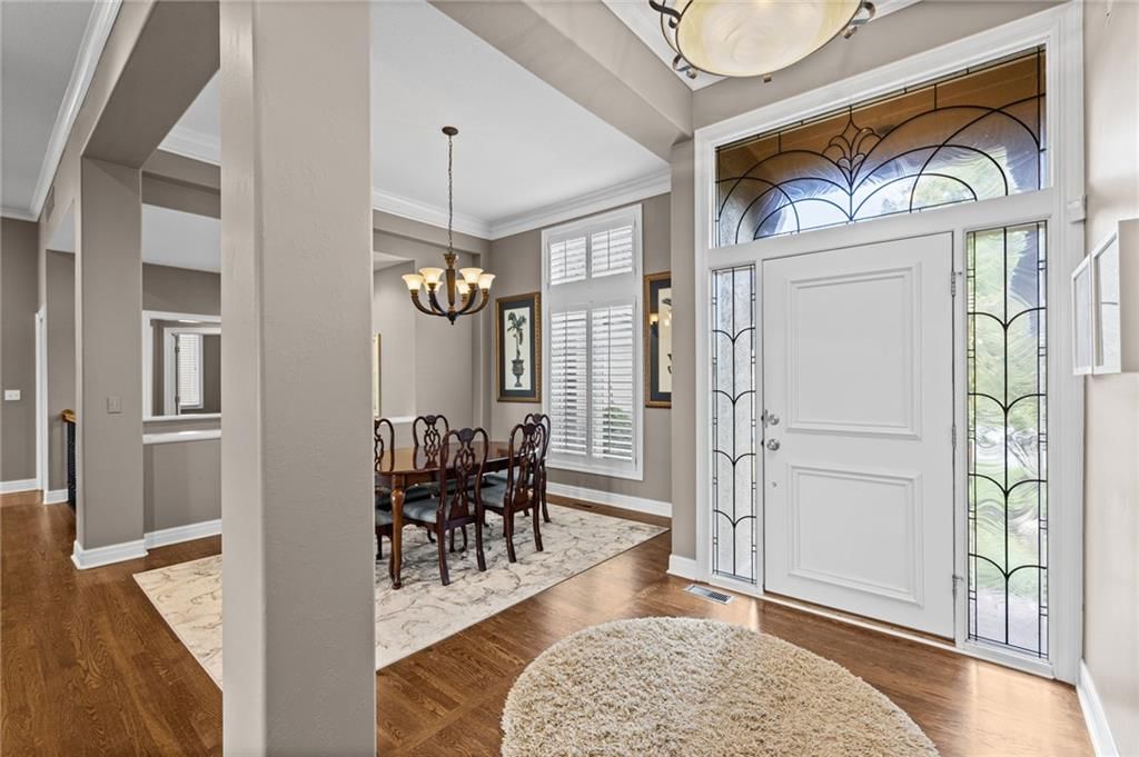 6105 W 147th Street W, Overland Park, KS: listing photo 3