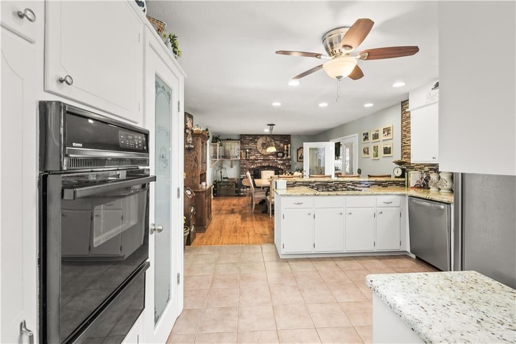 Photo 12 of 40 - 15390 E 45th Street S, Independence, MO 64055