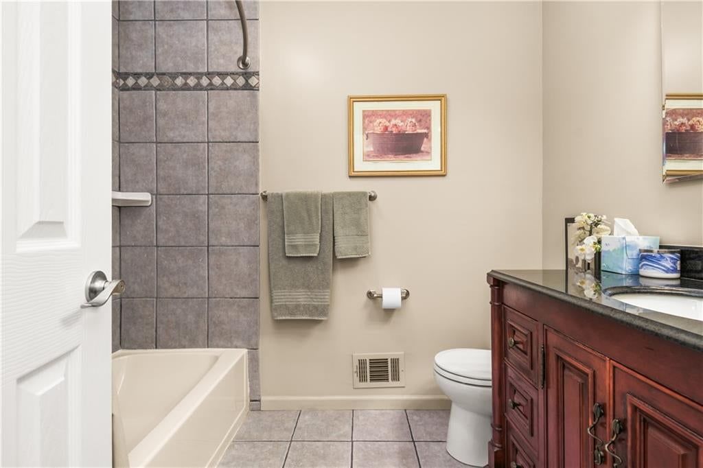Photo 21 of 40 - 15390 E 45th Street S, Independence, MO 64055