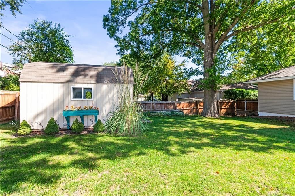 Photo 35 of 40 - 15390 E 45th Street S, Independence, MO 64055
