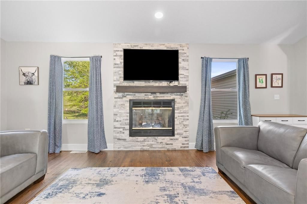 10908 S Outer Belt Road, Lone Jack, MO