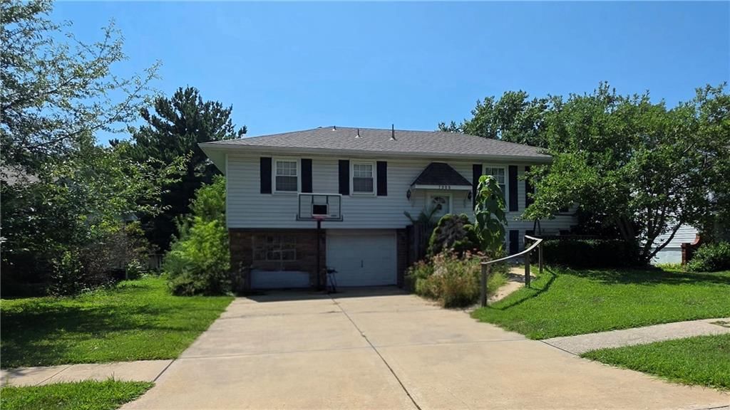 7908 NW Milrey Drive, Kansas City, MO
