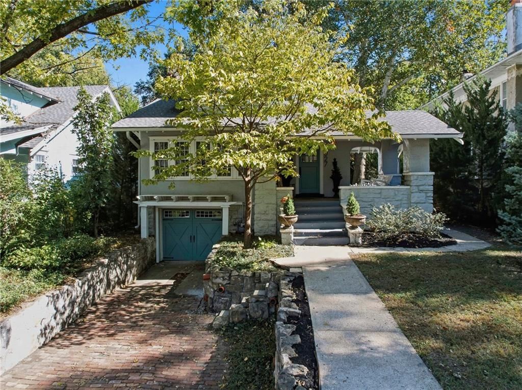 6027 BROOKSIDE Boulevard, Kansas City, MO