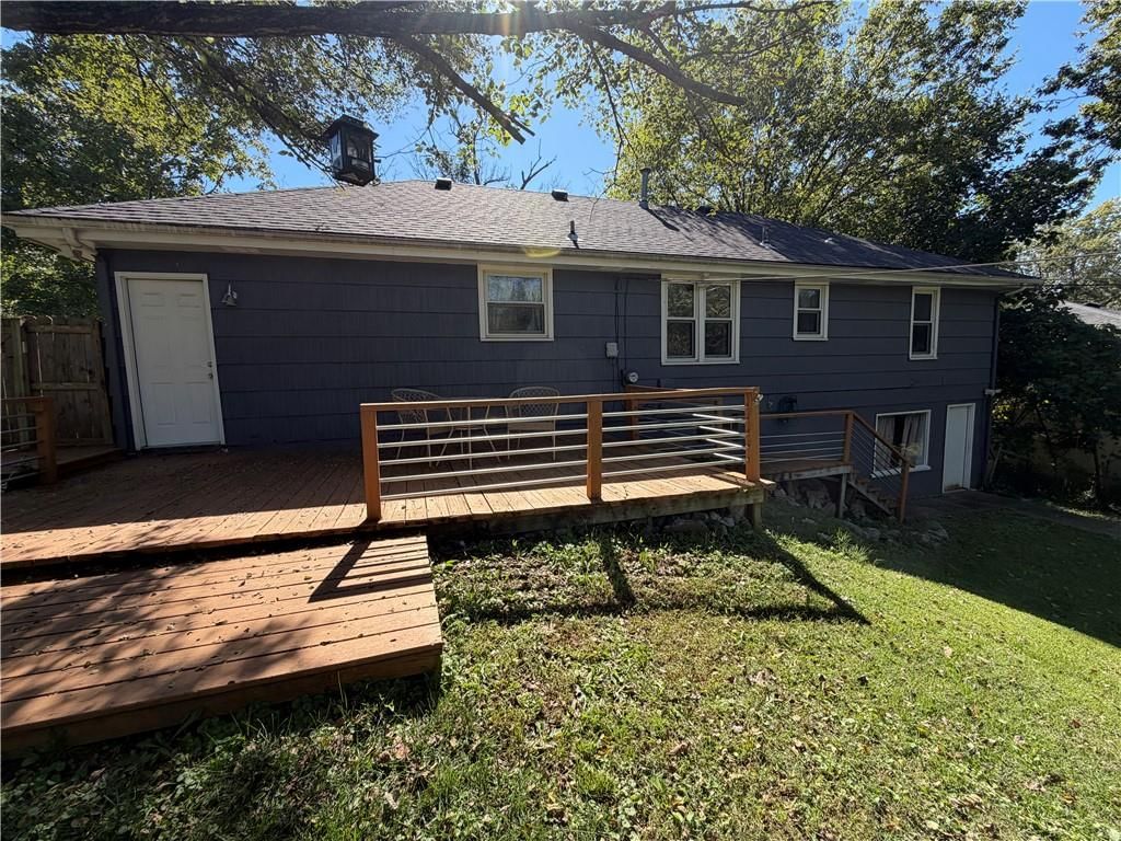 6310 E 102nd Street, Kansas City, MO: listing photo 3